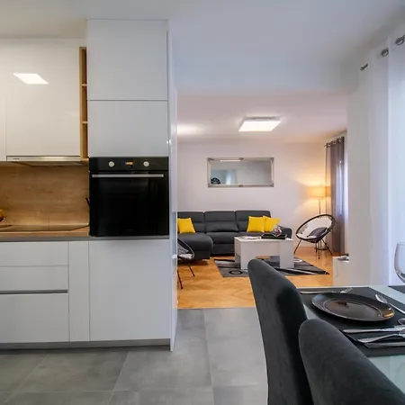 Glavota Apartment *